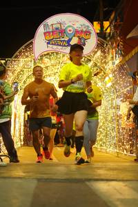 BIB: 004, 0253, 2490
                            <button type="button" onclick="openModal(21831846)" class="btn btn-primary btn-sm float-right btn-popup" data-toggle="modal" data-target=".modal-high-quality">
                        <i class="fas fa-shopping-cart"></i> Add to Cart
                    </button>
                                            <button type="button" onclick="isThisMe(21831846, true)" class="btn btn-success btn-sm float-right btn-popup btn-isme hidden" data-toggle="tooltip" data-placement="bottom" title="นี่คือรูปของคุณใช่ไหม คลิกที่นี่เพื่อเอาเข้าอัลบั้ม">
                        <i class="fas fa-plus"></i> Add to album
                    </button>
                    <button type="button" onclick="isThisMe(21831846, false)" class="btn btn-warning btn-sm float-right btn-popup btn-isnotme hidden">
                        <i class="fas fa-ban"></i> Remove from album
                    </button>